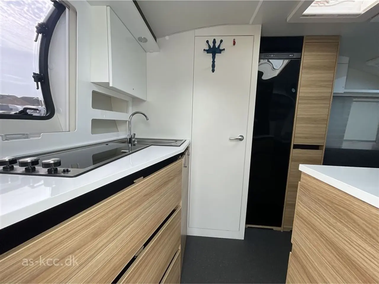 Billede 3 - 2019 - Adria Action 391 LH   Adria Action 391 LH årg 2019. Mover, Varmeblæser
