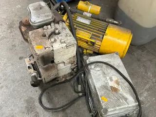 Benzinmotor inkl. El-hydraulikaggregat BRIGGS & STRATTON 3-faset motor, 50 Hz