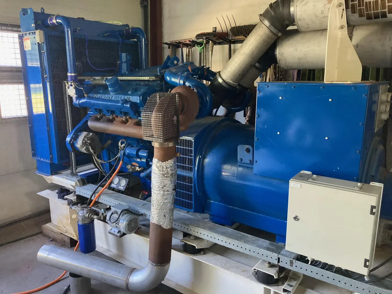 Billede 1 - Flot generator med detroit motor, kørt 380 timer.