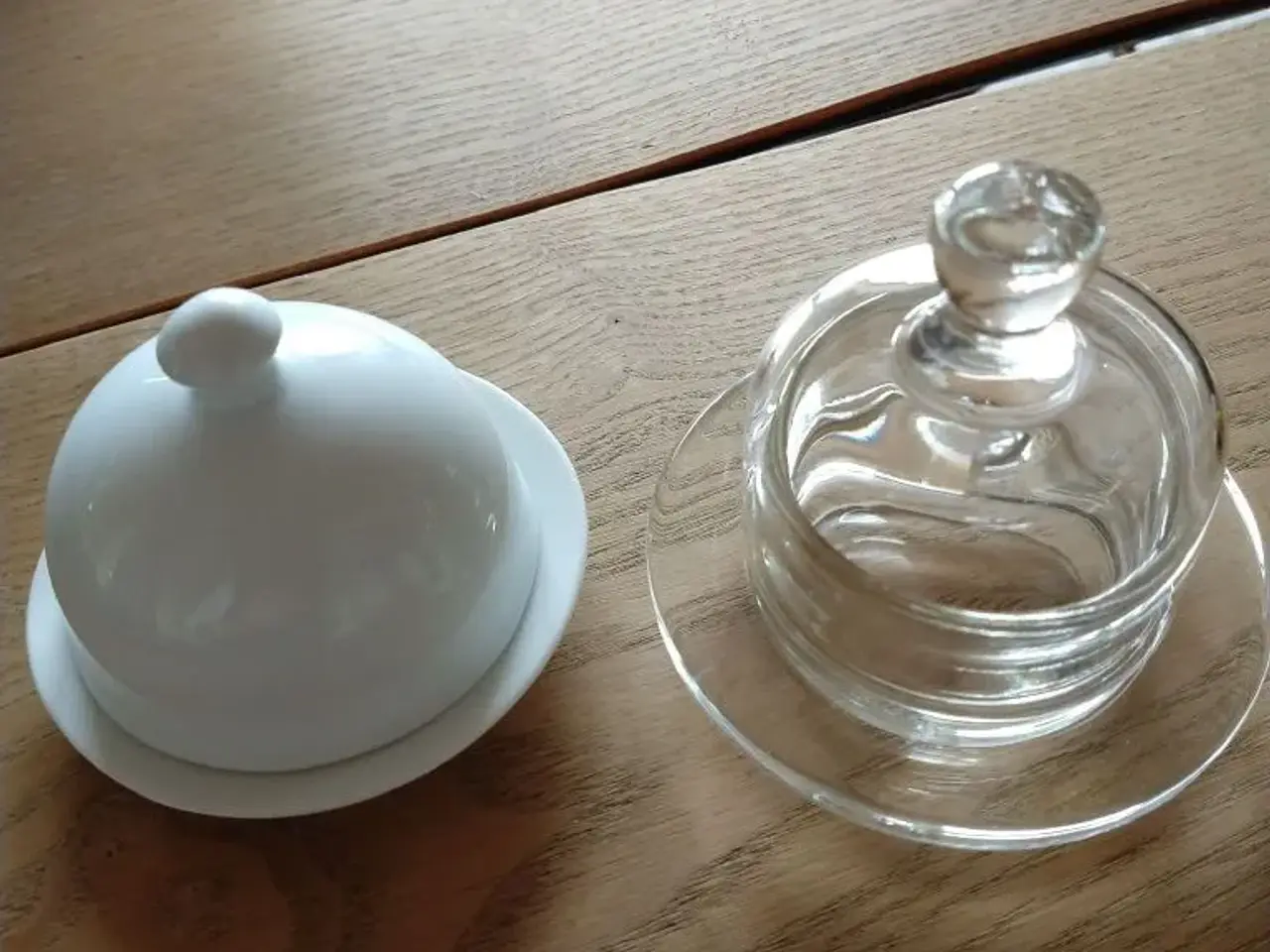 Billede 1 - 2 mini skåle med låg