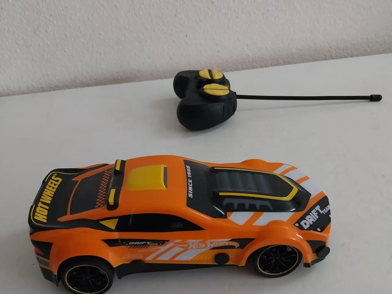 Billede 3 - Hot wheels fjernstyret bil