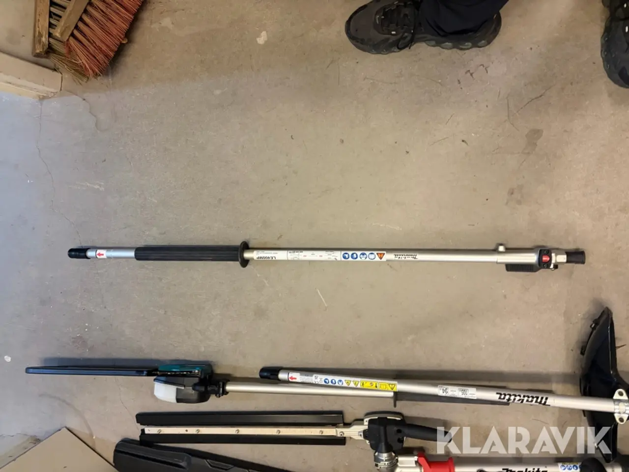 Billede 11 - Lot af havemaskiner Makita inkl. 3 batterier, lader og tilbehør