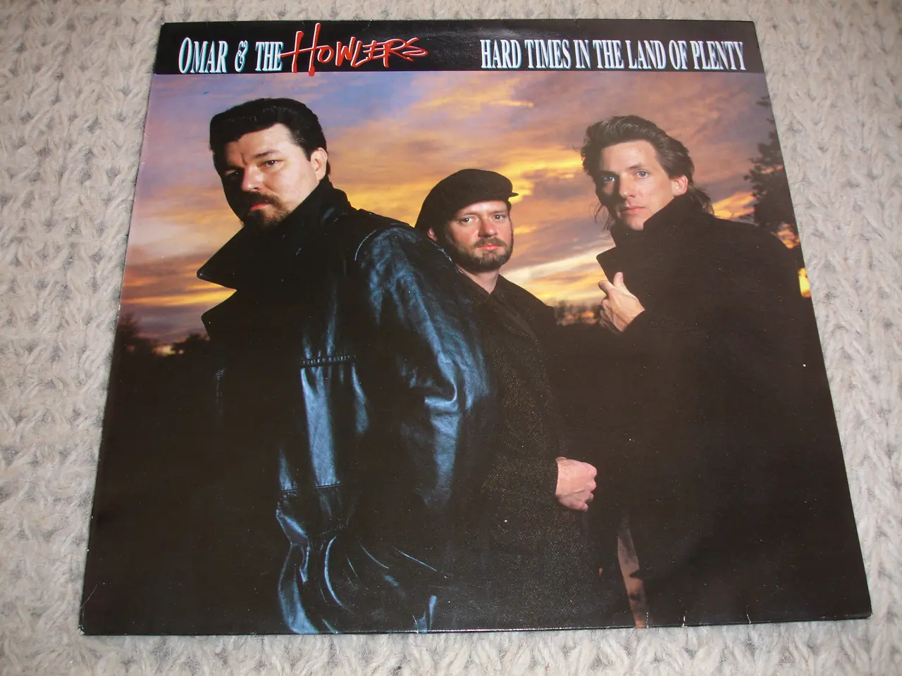 Billede 2 - Omar And The Howlers – Hard Times In The Land