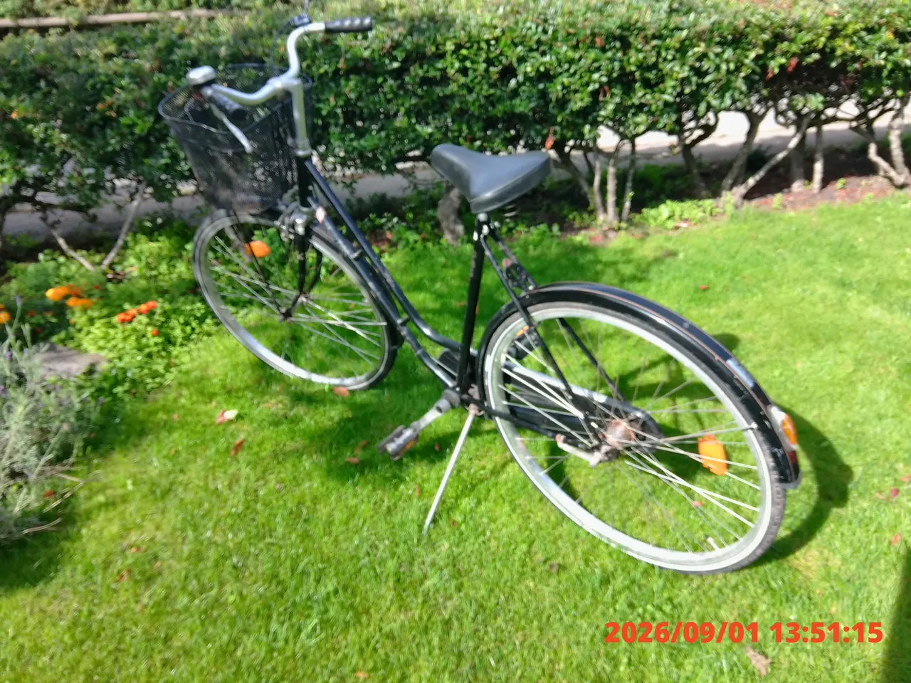 Billede 2 - Sort damecykel med 28" hjul og ca. 55 cm stel,