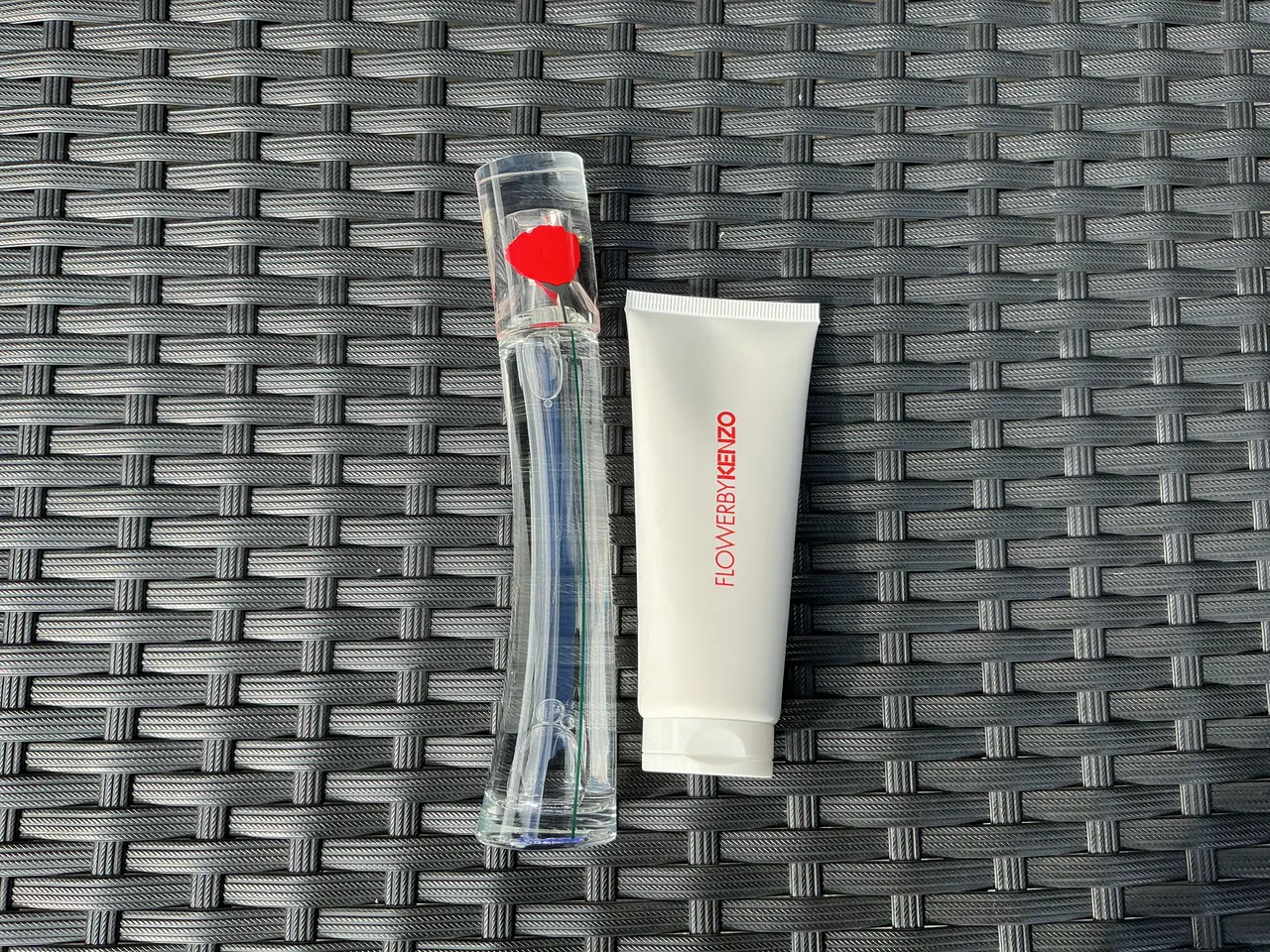 Billede 1 - Flower by Kenzo 30ml inkl. bodymilk