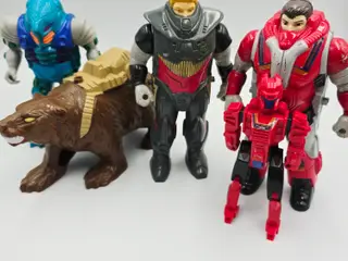 Transformers G1 Pretenders 4 skaller og en figur