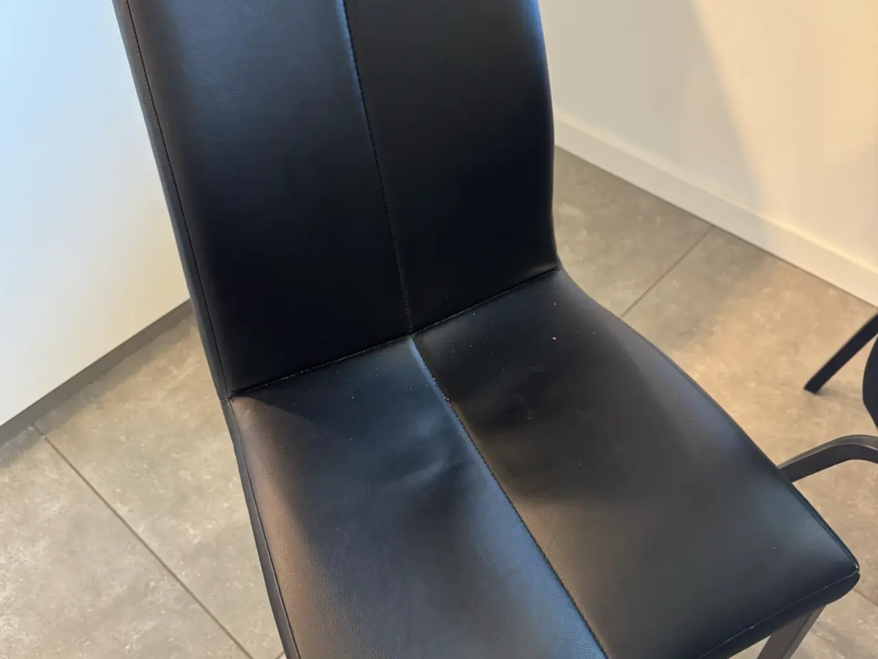Billede 3 - Køkkenbord og stole 