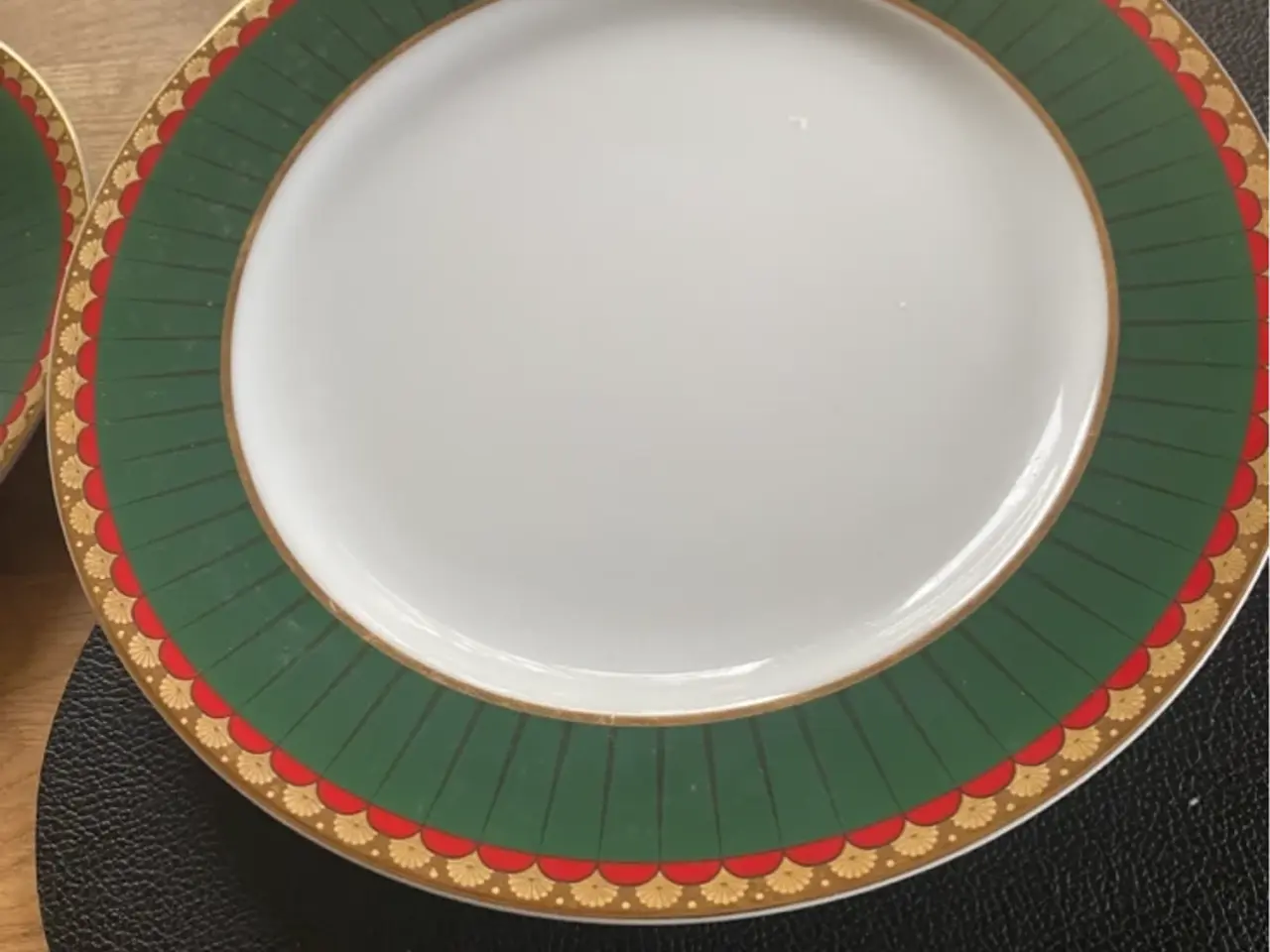 Billede 1 - Tallerkner 25 og 27 cm