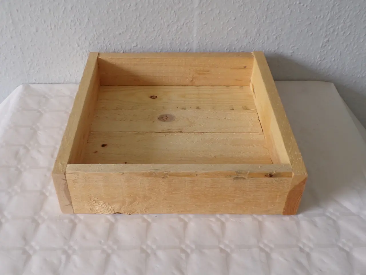 Billede 4 - Bakke genbrugstræ 30 x 30 cm
