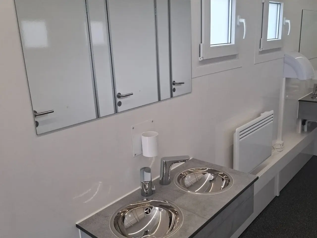 Billede 6 - Type 660: Toiletvogn med 8 toiletter