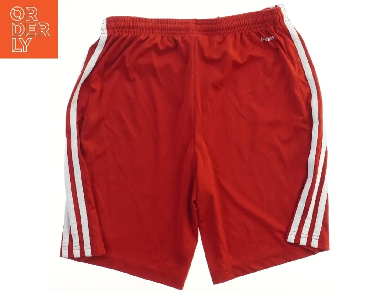 Billede 2 - Røde sportsshorts med striber fra Adidas (str. 170)