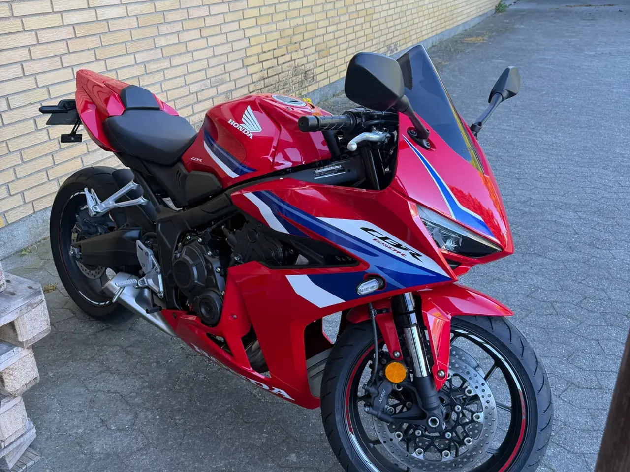 Billede 3 - Honda cbr650r 8200 km fra 2024