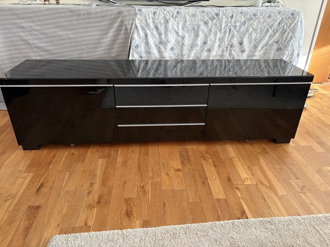 Billede 1 - TV bænk fra Ikea