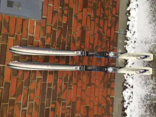 Carving ski