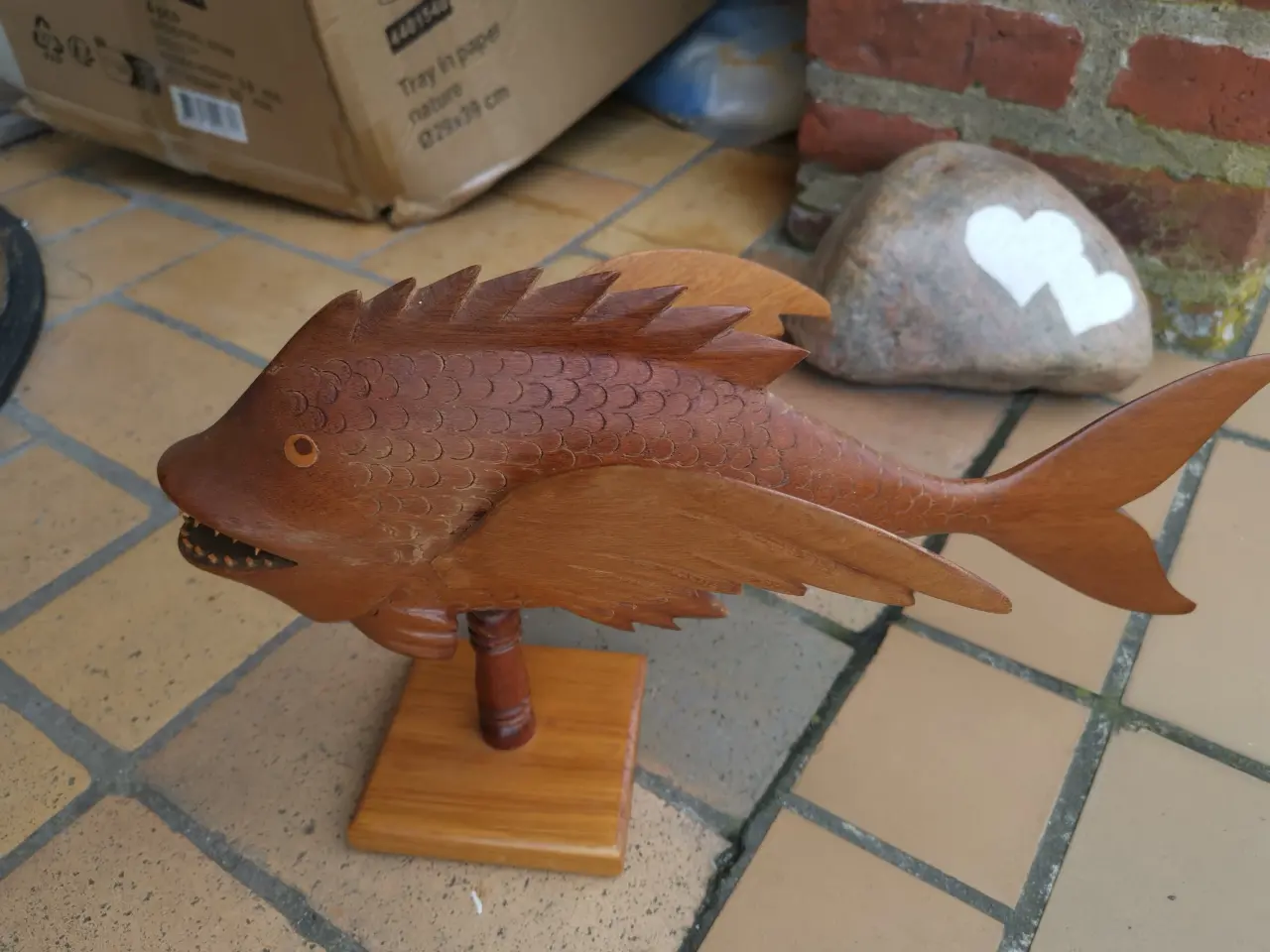 Billede 3 - Flyvefisk figur i teak måske