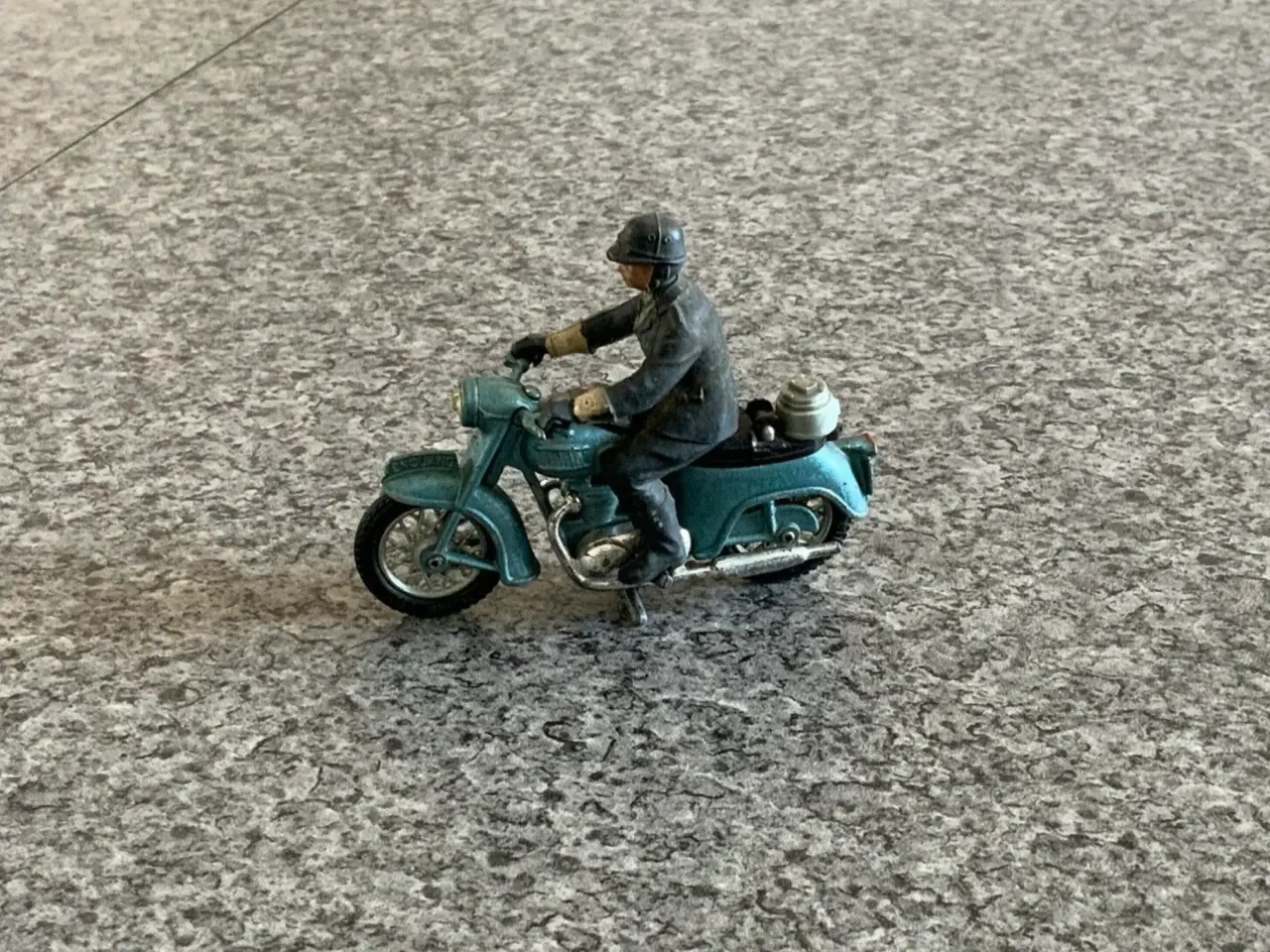 Billede 4 - Britains No 9697 Police Patrol Triumph Thunderbird