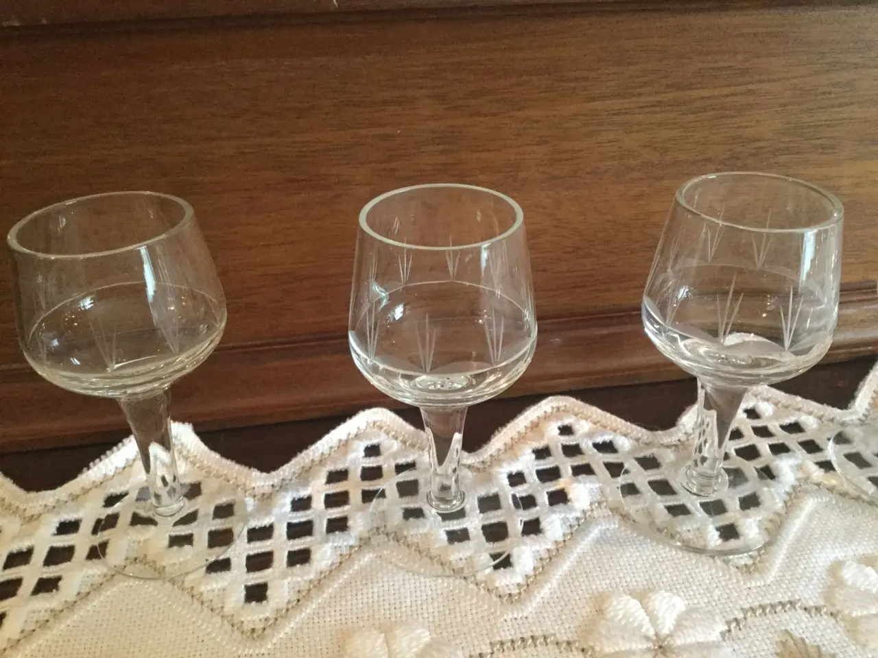 Billede 1 - Snapsglas. Slebet