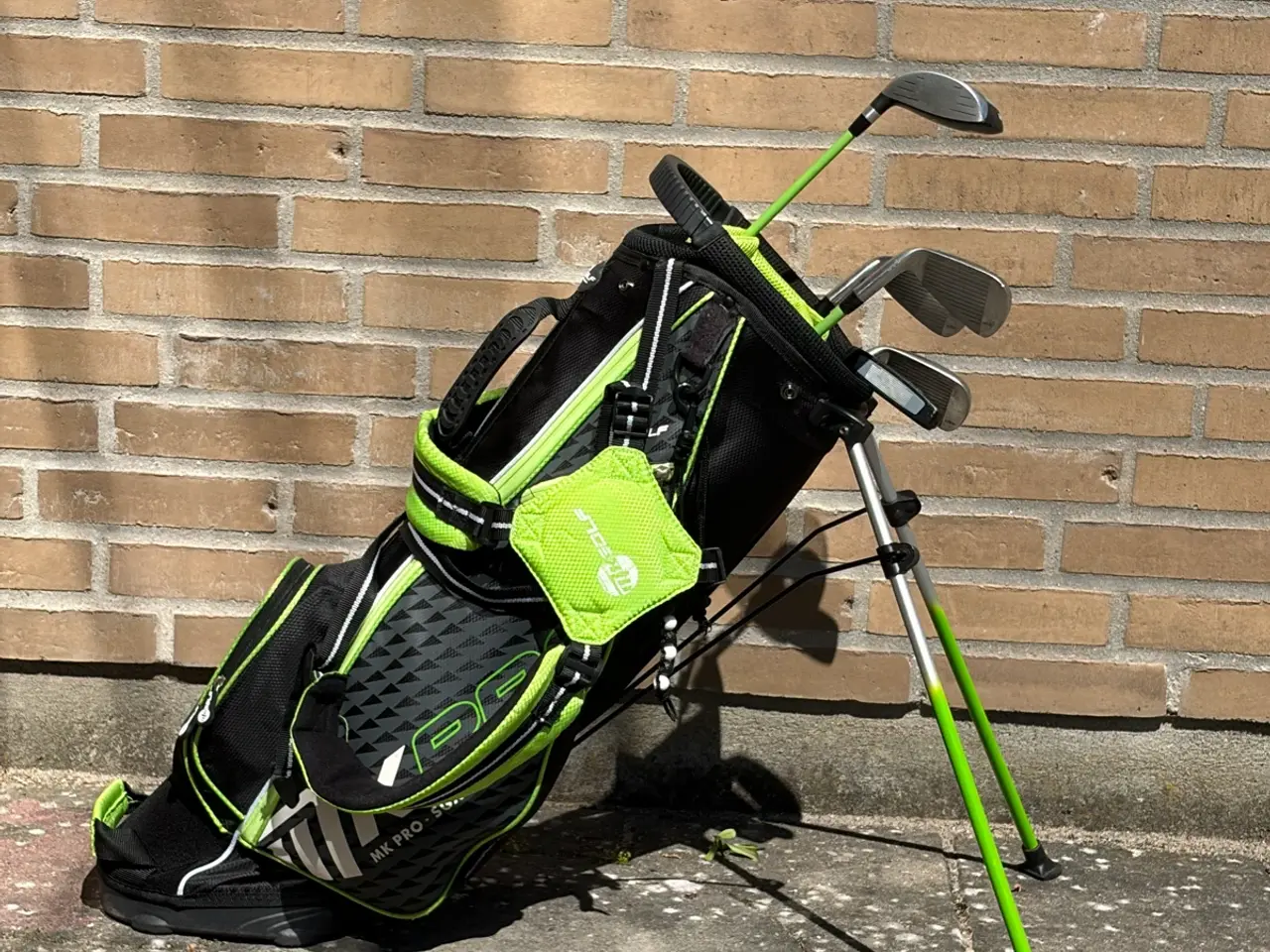 Billede 2 - Mkids golfsæt til 9-11 år