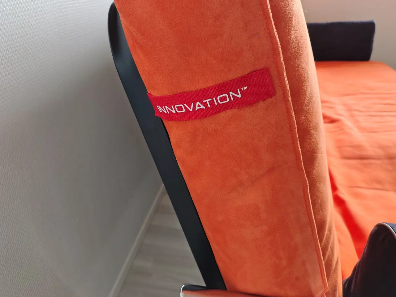 Billede 2 - Innovation Living sovesofa i fræk farvekombination