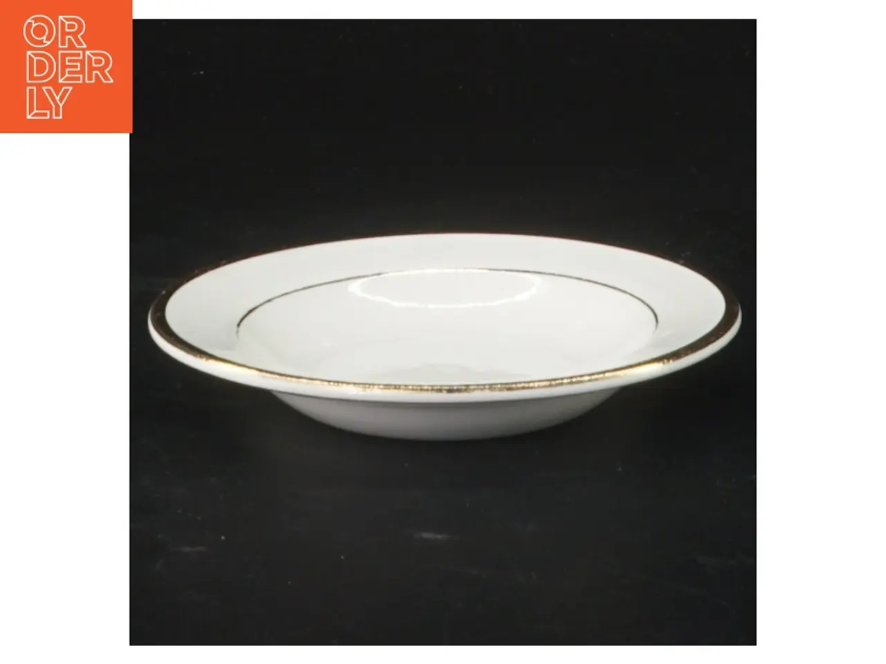 Billede 2 - Små hvide porcelæns under tallerkener (str. Ø. 10 cm. 6 styk)