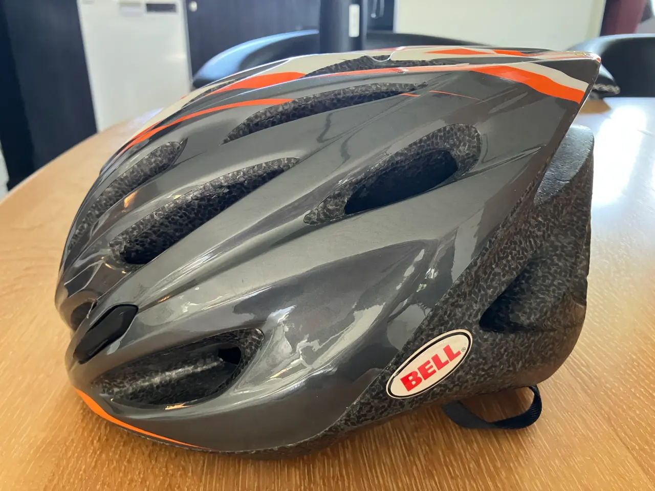 Billede 2 - Bell solar cykelhjelm str 54-61 cm sælges