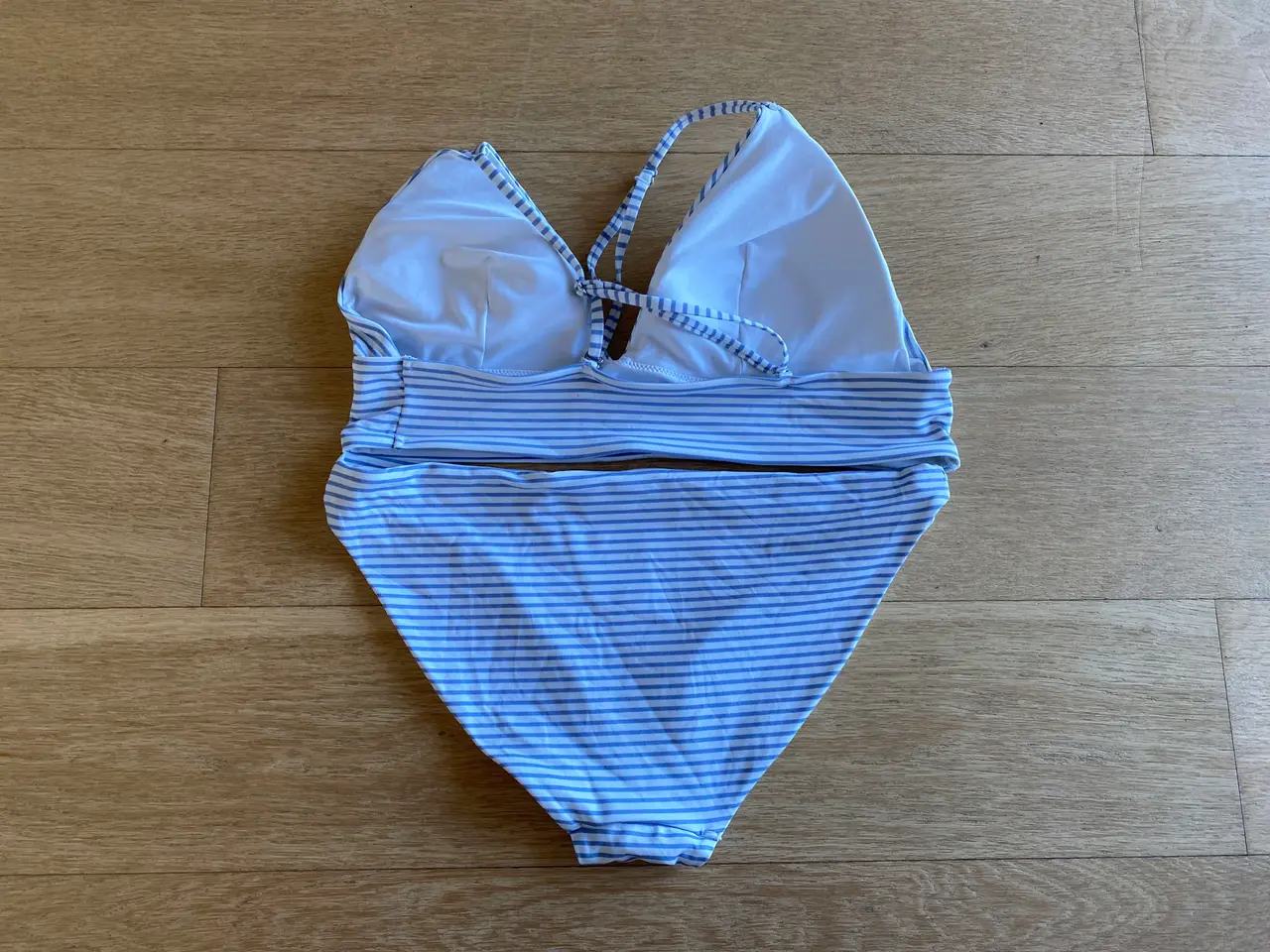 Billede 2 - Lyseblå/hvid bikini