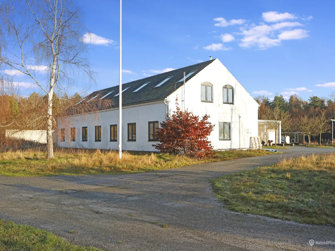 Billede 1 - Lagerlokale til leje med god beliggenhed og faciliteter.