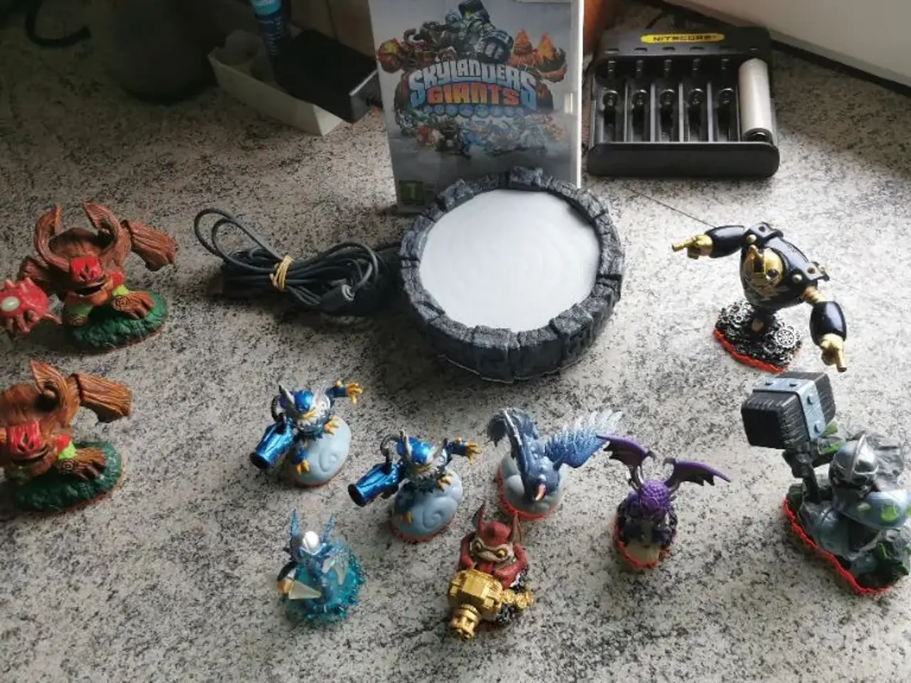 Billede 1 - Skylanders giants + 10 figurer.