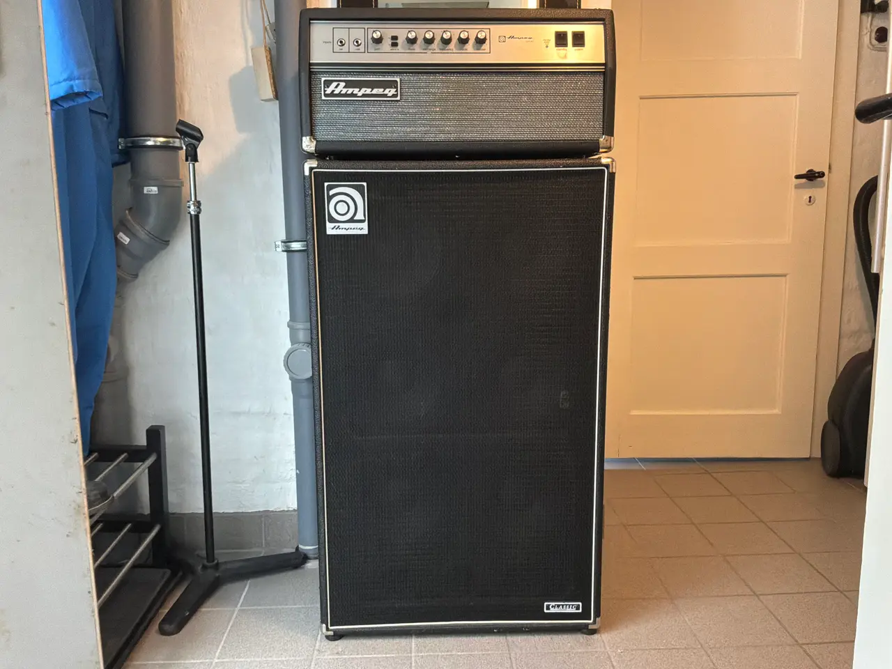 Billede 1 - Basanlæg Ampeg SVT - CL + Ampeg 6x10” højttaler