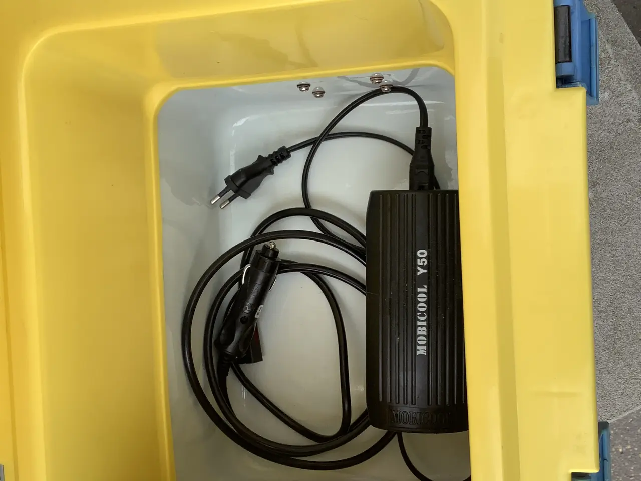 Billede 3 - Kølebox incl.lader 12 eller 220v 