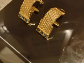 3 sæt forgyldte manchet knapper.
