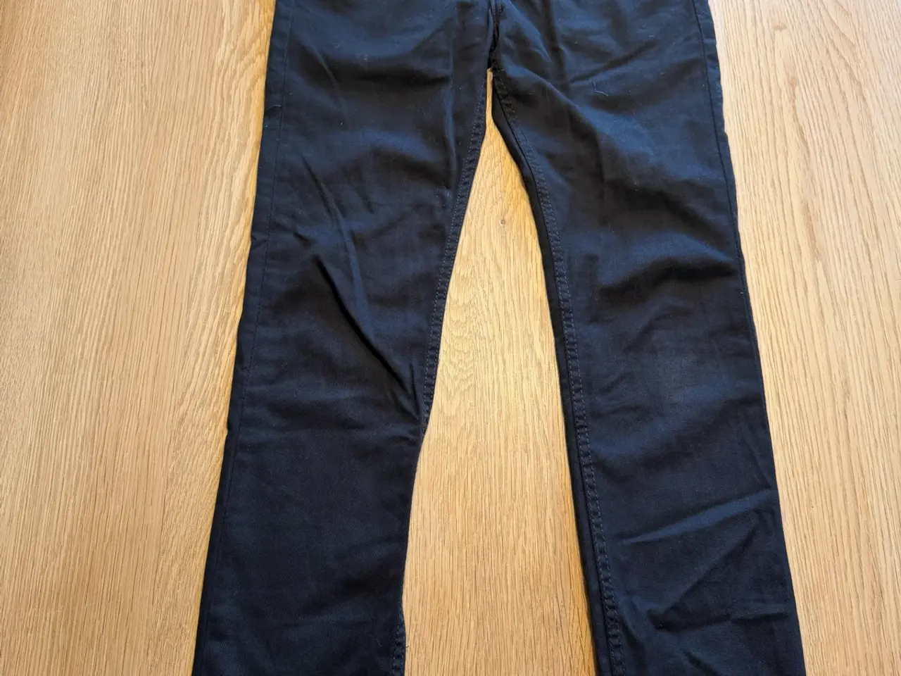 Billede 1 - Sorte jeans str. 134