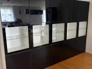 Højskab med glas vitrine