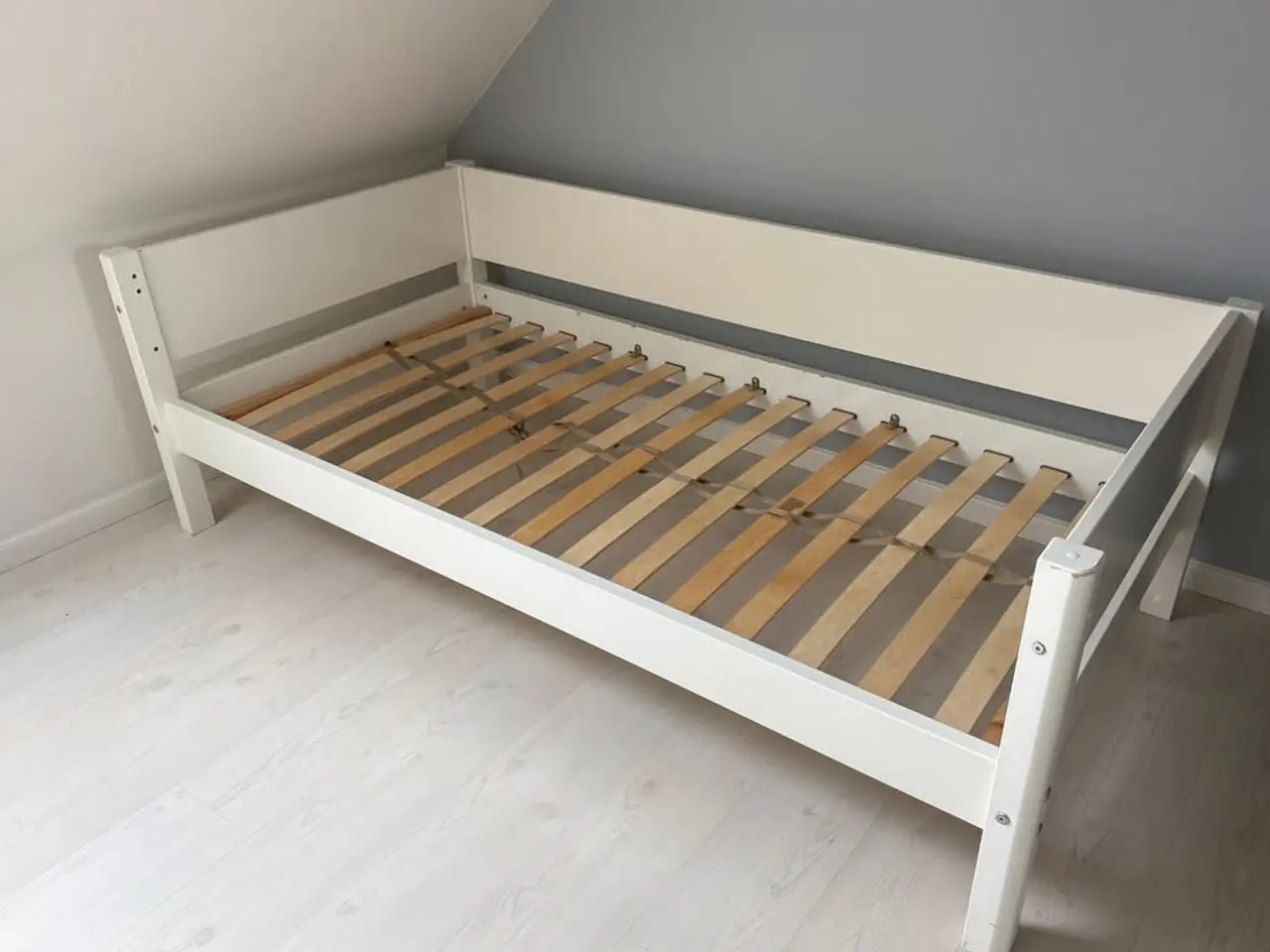 Billede 1 - Flexa White enkelt seng 