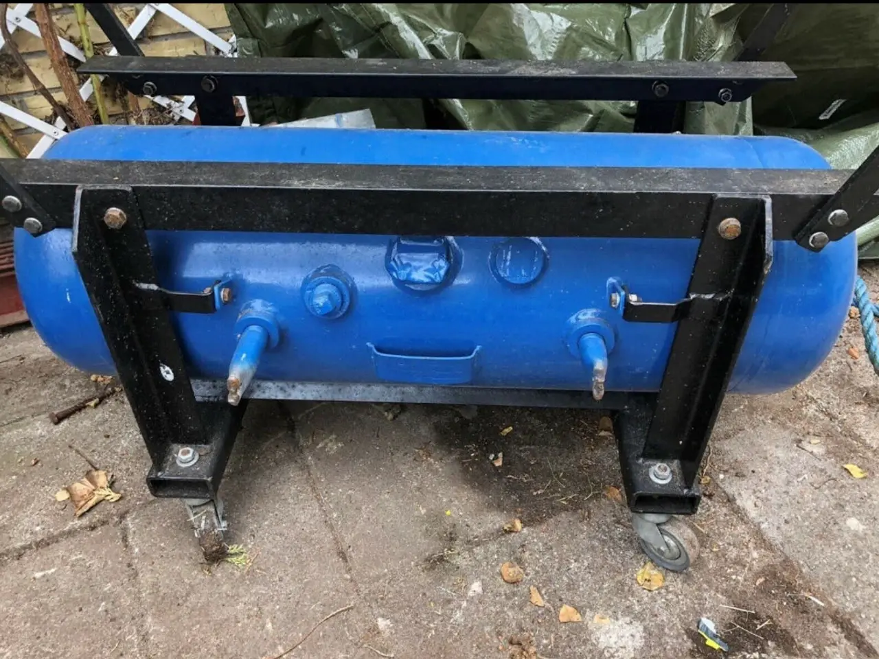 Billede 1 - Propan tank med speciel bygget understel