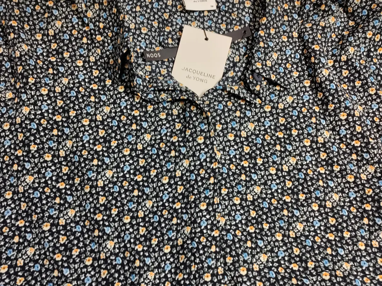 Billede 3 - Blomstret Kjole Ny