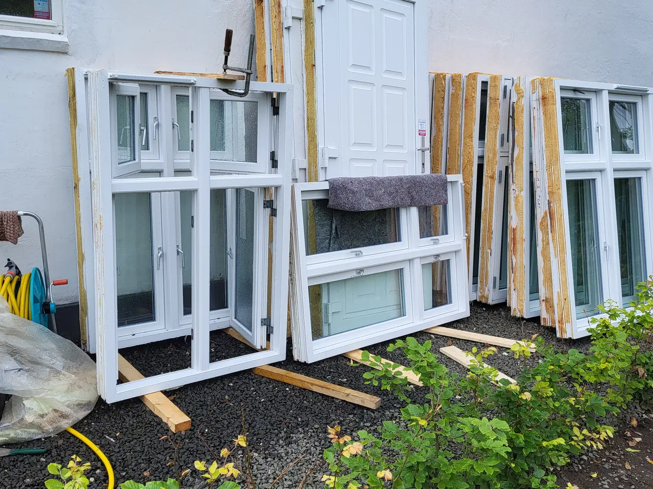 Billede 5 - Dannebrogs vinduer/Døre -  Hvid PVC, 
