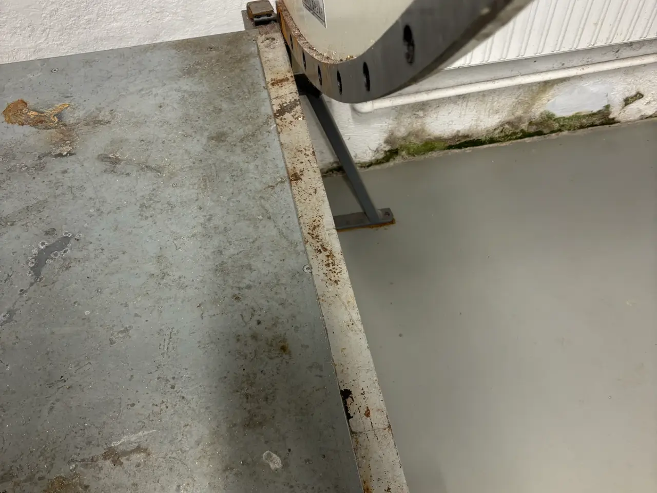 Billede 3 - Pladesaks med bord