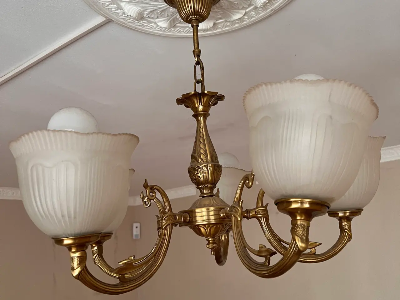 Billede 1 - Flot og stilren loftlampe sælges