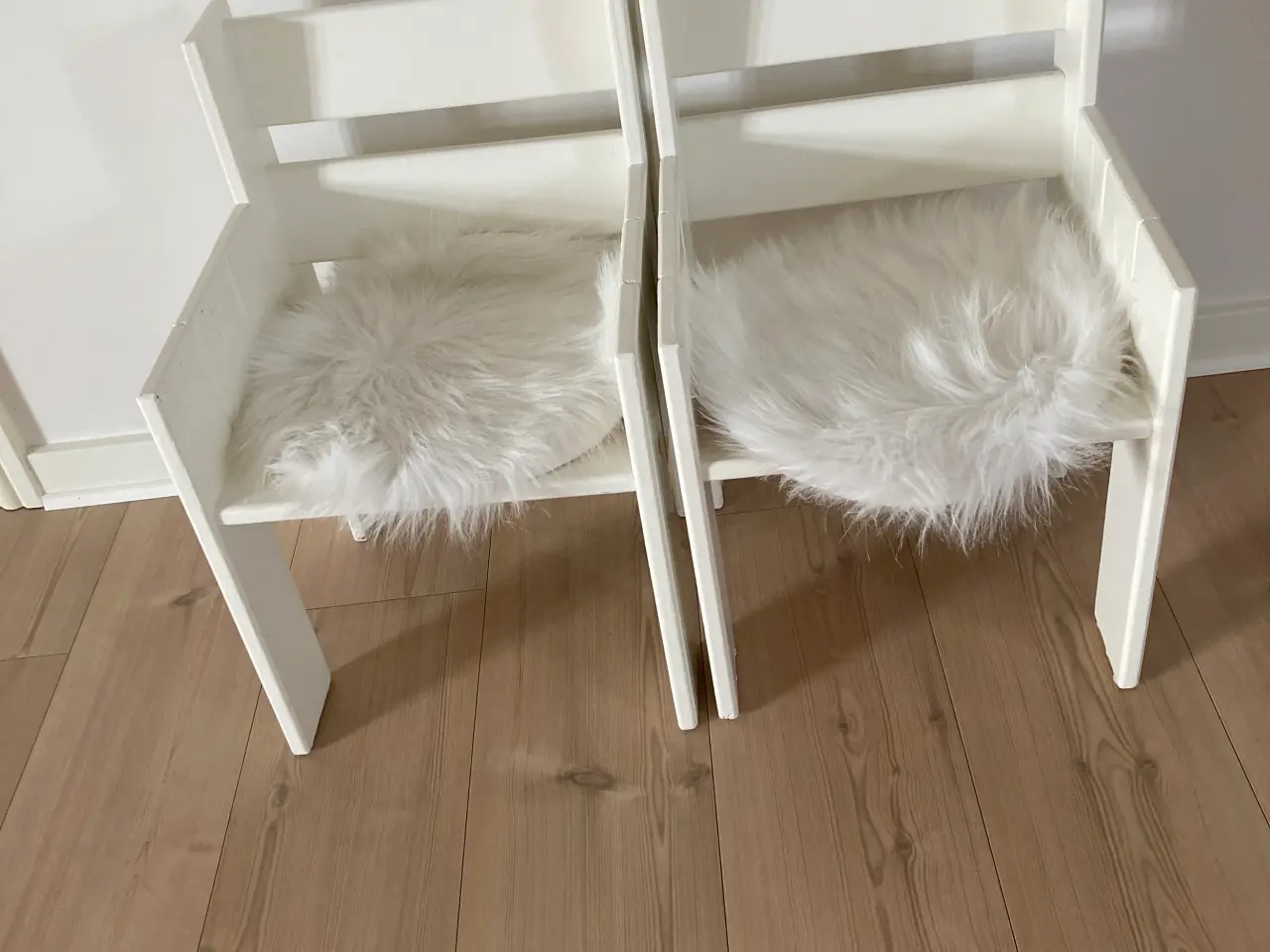 Billede 1 - To fine små stole