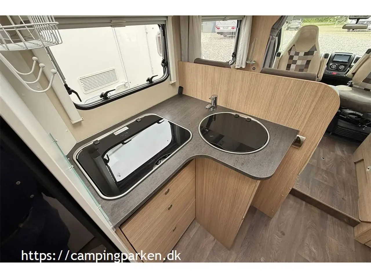 Billede 4 - 2018 - SunLight Active T67   Brugt autocamper med masser af komfortudstyr og enkeltsenge