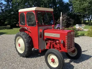 Veterantraktor - IH B275 - benzin 
