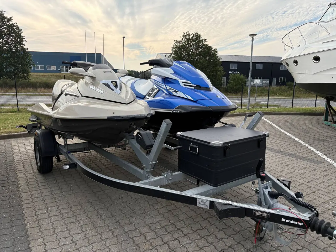 Billede 1 - Yamaha og Seadoo vandscooter komplet sæt!