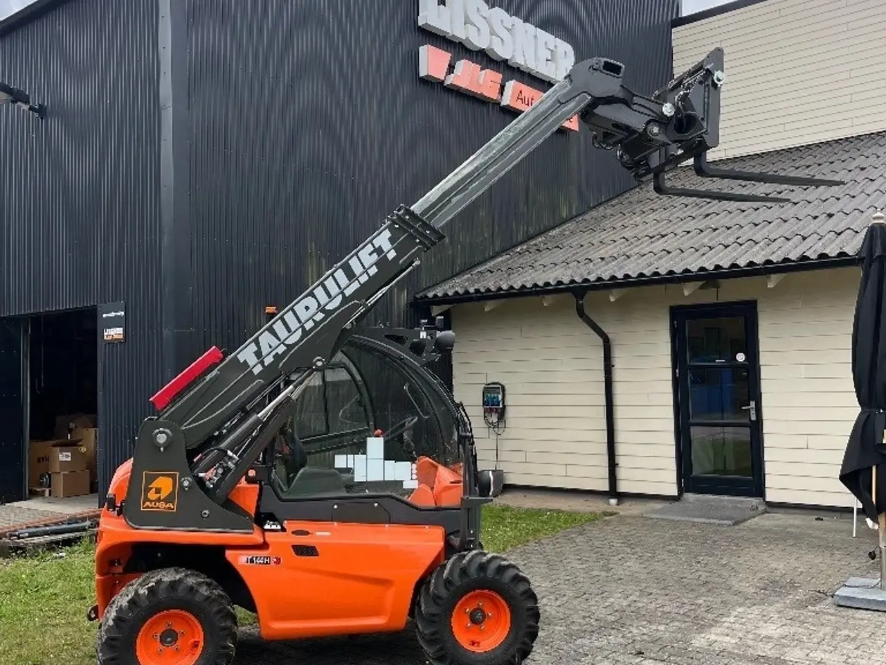 Billede 1 - Ausa T 144 H