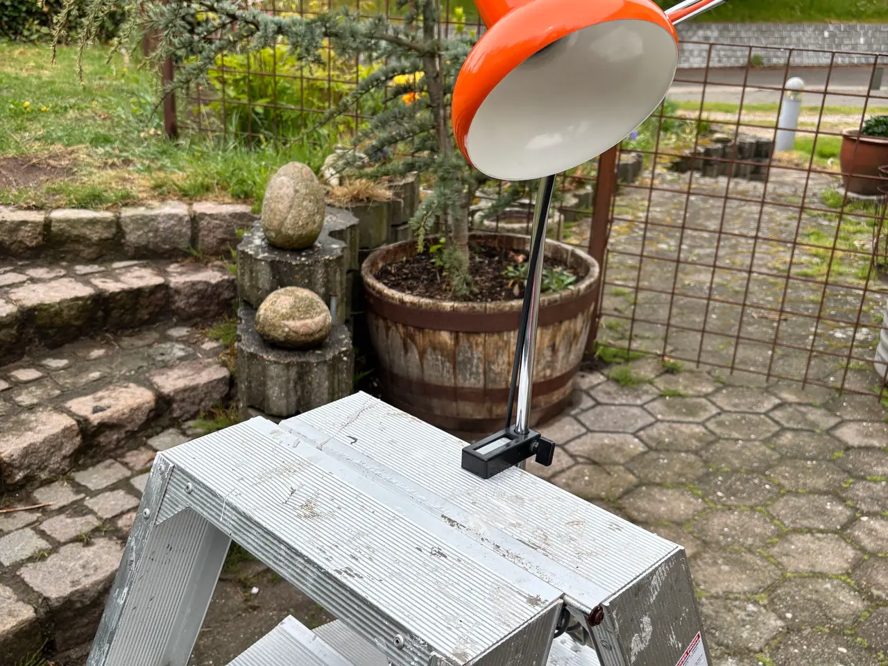 Billede 1 - Istandsat retro arkitektlampe – Orange 70’er ikon