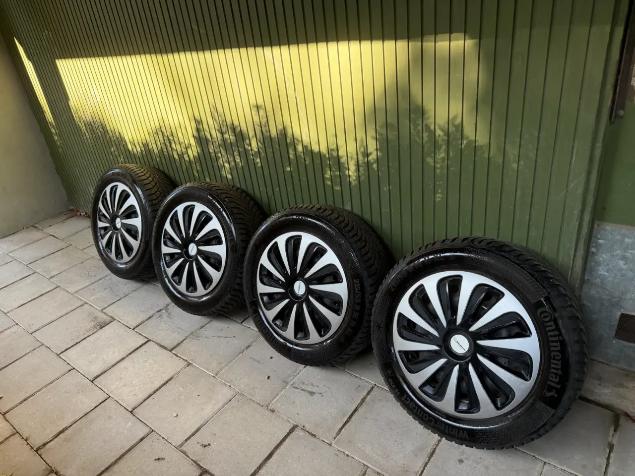 Billede 2 - 16” Originale Ford stålfælge med Conti vinterdæk