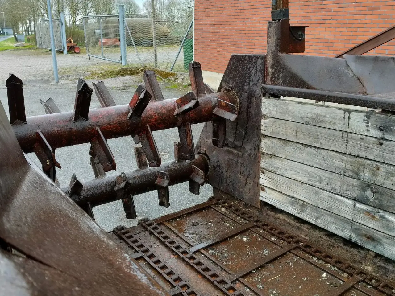 Billede 7 - Uggerby Staldgødningsspreder BUD MODTAGES