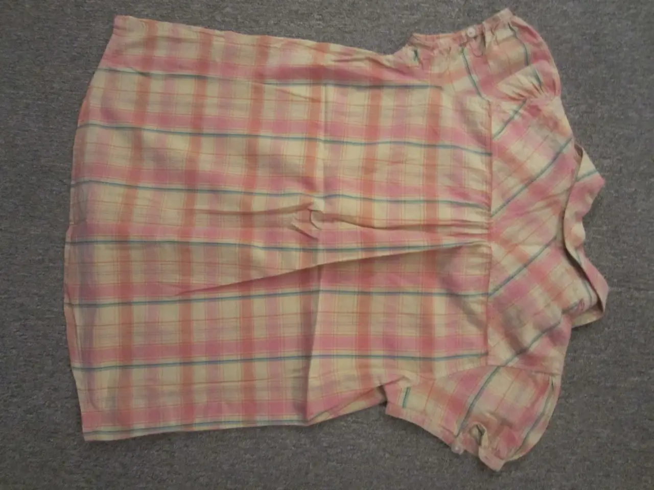Billede 4 - Smart sommerskjorte i str. 164 fra H&M