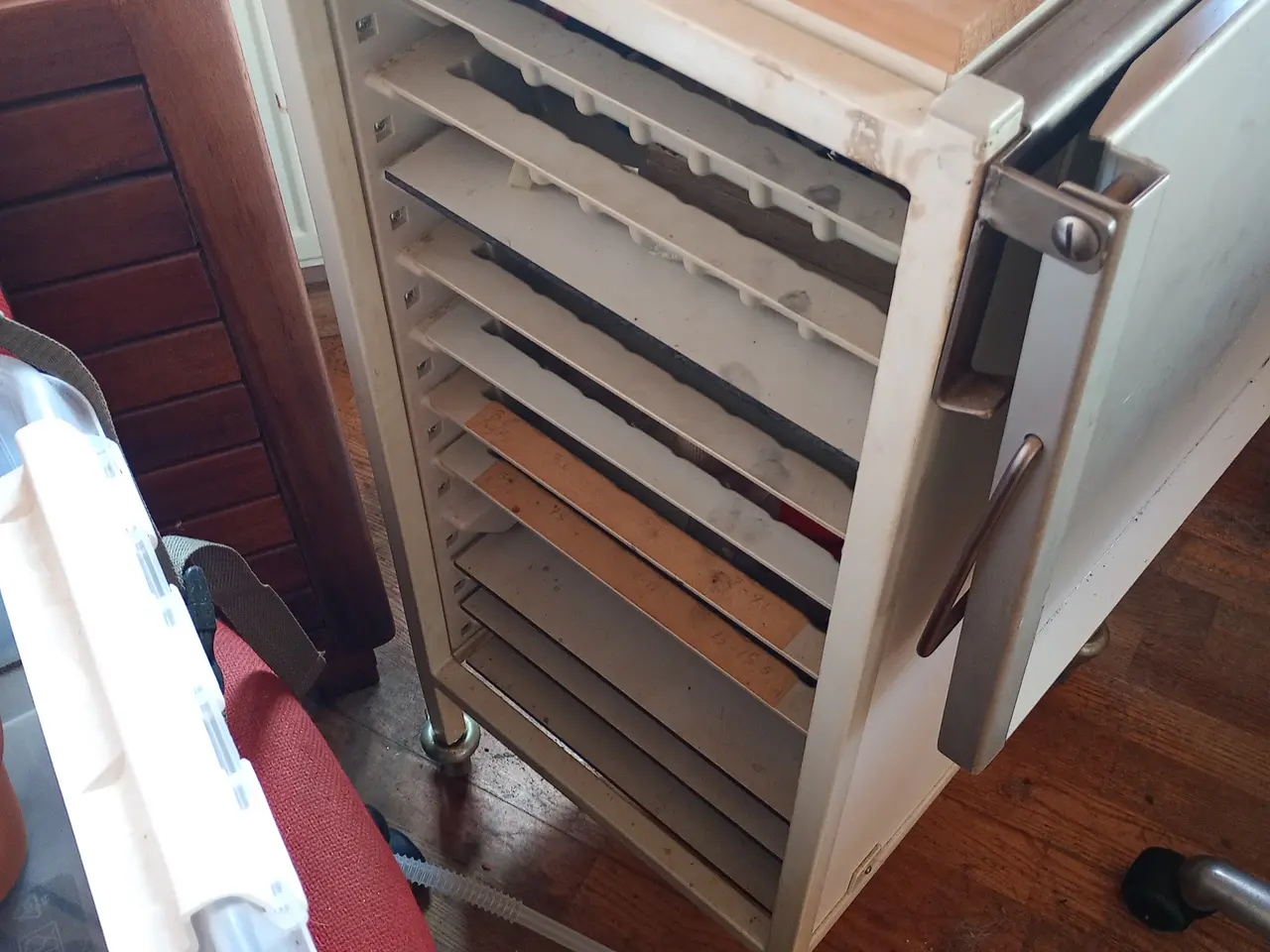 Billede 3 - Rullebord i hospitals /kantine kvalitet