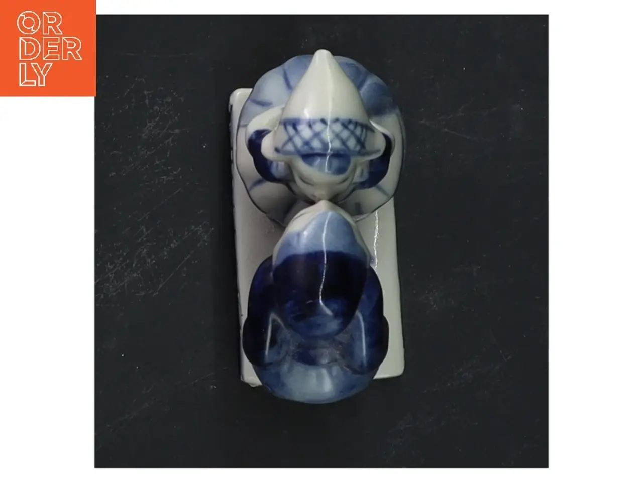 Billede 3 - Porcelænsfigur af kyssende hollandsk par (str. 9x6,5 cm)